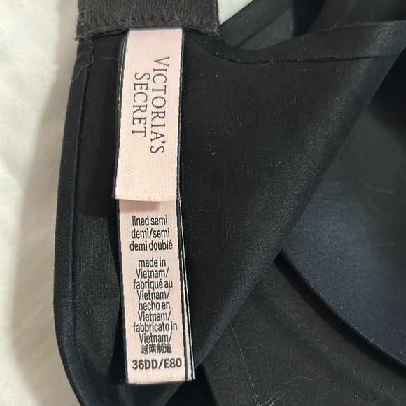 Victoria's Secret bra - Picture 3 of 3